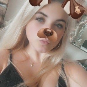 Meet your Posher, Chloe